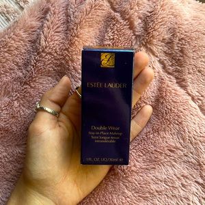NEW Estee lauder double wear foundation